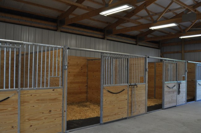 Sliding Door Indoor Horse Stables High Strength 51 Inch Wide X 7 FT