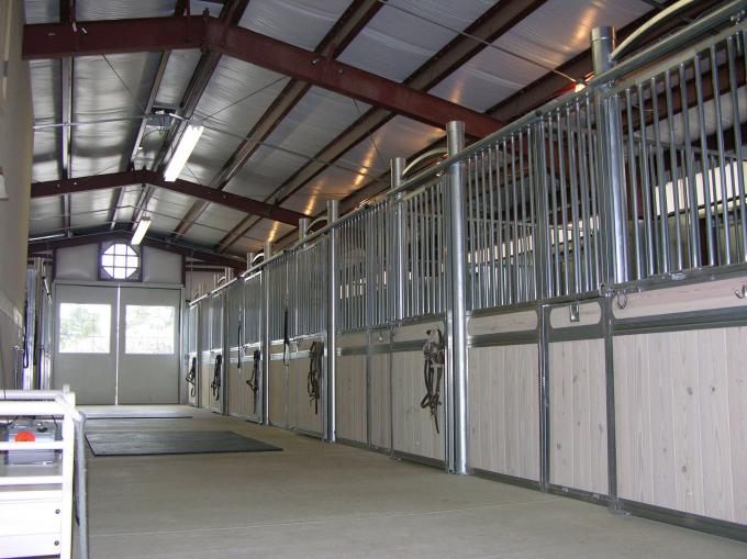 Metal Horse Stall Fronts , 4.0*2.2m Horse Stable Box With Sliding Door