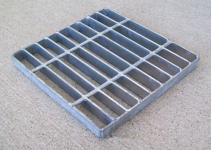 Flatted Untreated Black Steel Grates For Driveways Smooth Surface
