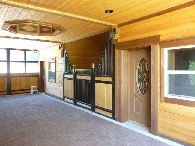 Stall Channel Custom Painted Horse Barn Stalls with U Channel Divider Walls