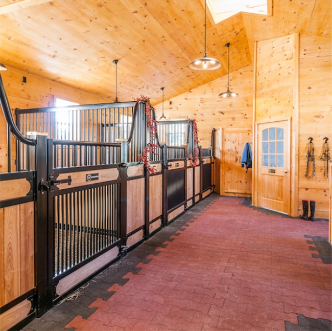Fully Welded Steel Horse Stables , Bamboo / Pine Infill Galvanized