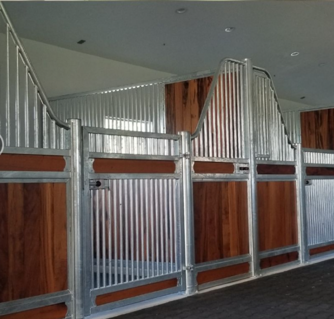 Hot Dipped Galvanized Horse Stall Panels Steel Frame Permanent Standard