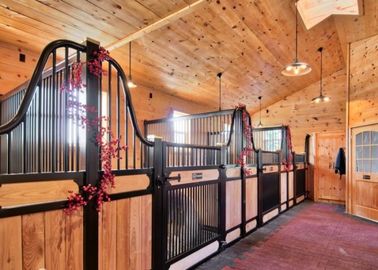 Fully Welded Steel Horse Stables , Bamboo / Pine Infill Galvanized Horse Stalls