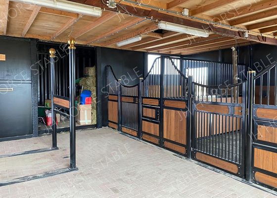 Metal Structure Wooden Water Resistant European Horse Stalls Heavy Duty