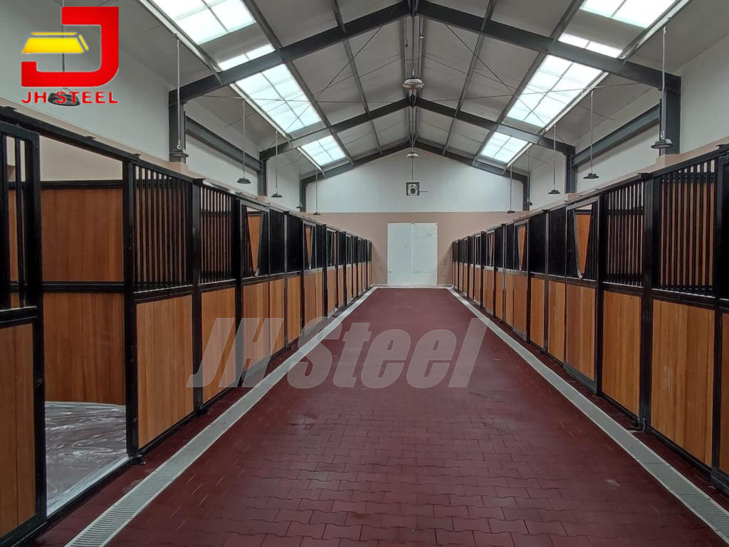 Powder Coating 2.5m4.0m Indoor European Horse Stalls With Front