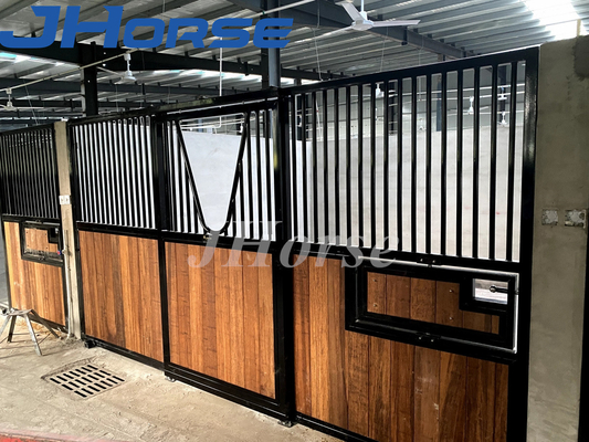 Bamboo Infill 32mm Horse Stall Panels With Sliding Door Swivel Feeder