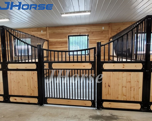 Durable Long Live Horse Stable Box Heavy Weight Functional With Accessories Water Bowl