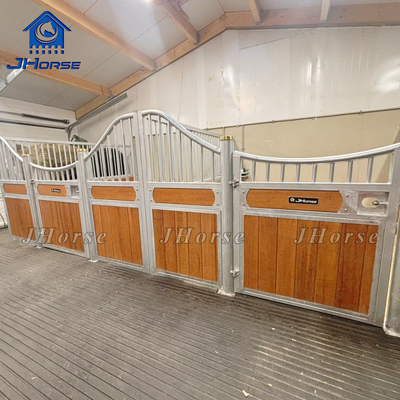Sturdy Horse Stall Stable Customizable Sliding Door Steel Bamboo Material